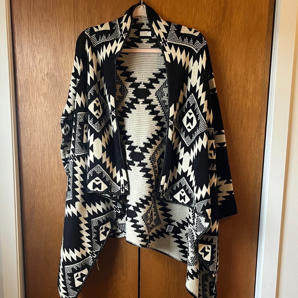 Black and Cream aztec Women's cover